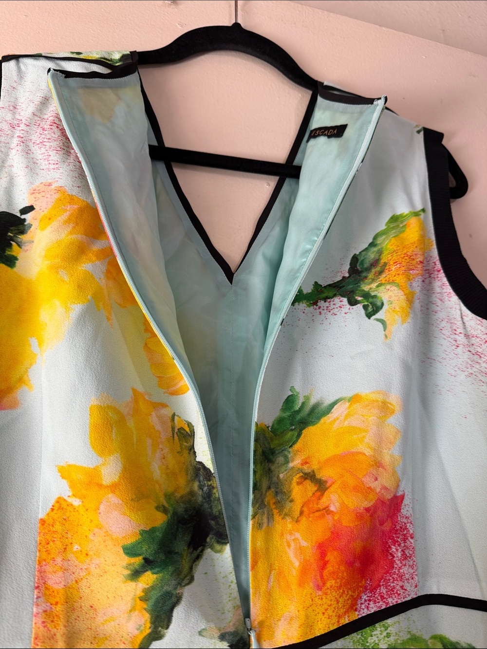 Escada top - Picture 5 of 7